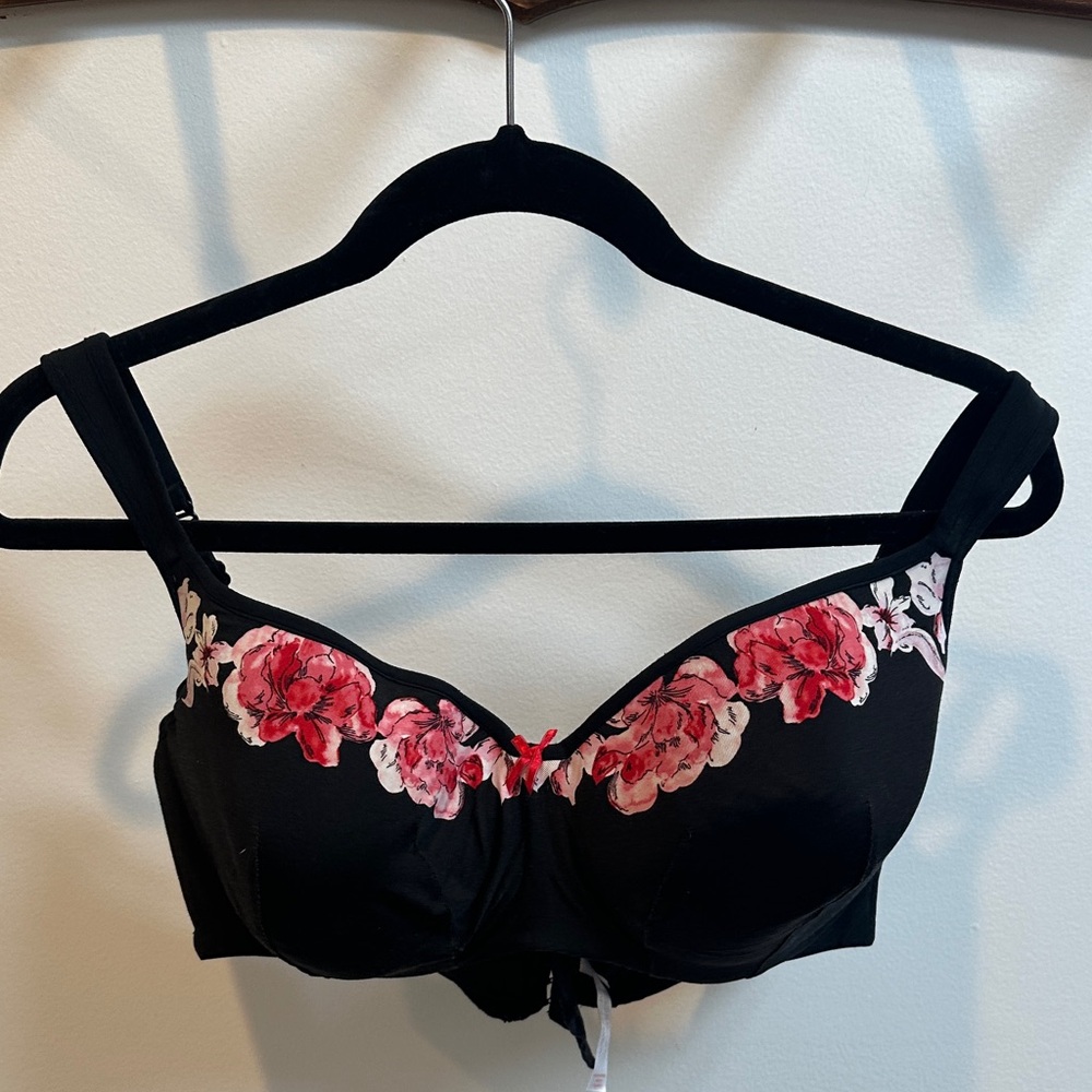 Cacique Black Floral Embroidered Full Coverage Underwire Bra 44D Red Pink Bow